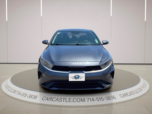 Used 2022 Kia Forte LXS FWD image 2