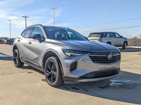 Used 2022 Buick Envision Essence w/ Sport Touring Package image 5