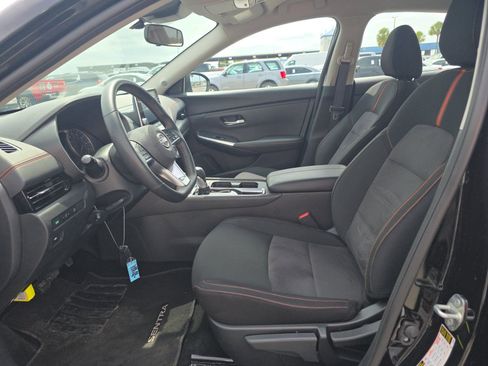 Used 2025 Nissan Sentra SR FWD image 10