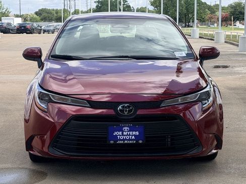 Used 2025 Toyota Corolla LE FWD image 3