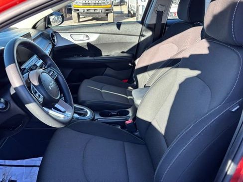Used 2023 Kia Forte LXS w/ LXS Technology Package image 11