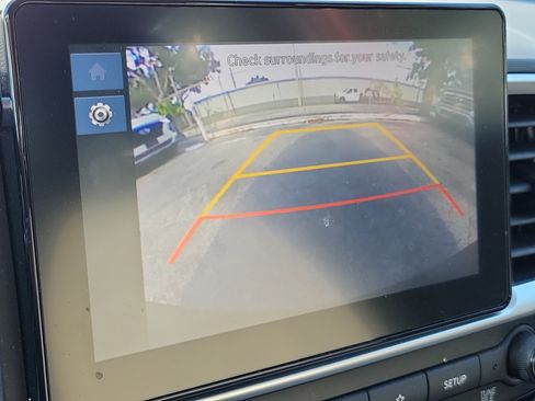 Used 2025 Hyundai Venue SEL FWD image 29