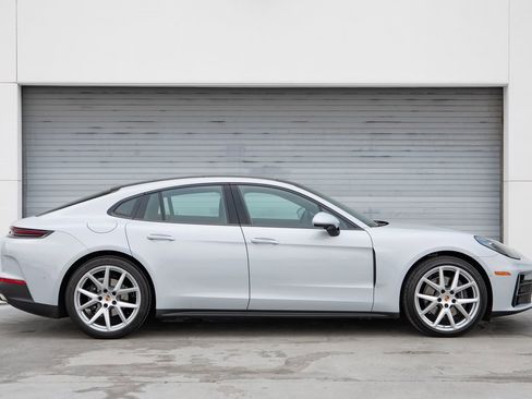 Certified 2024 Porsche Panamera 4 image 8