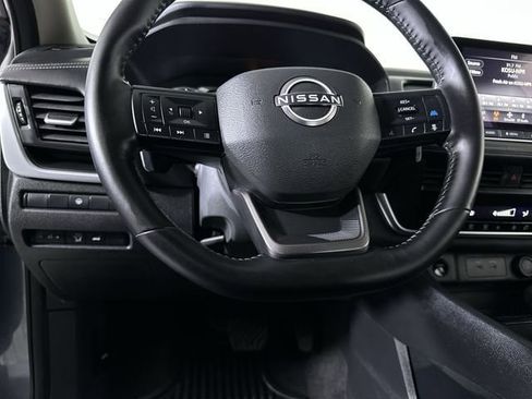 Used 2025 Nissan Rogue SV AWD/4WD image 11
