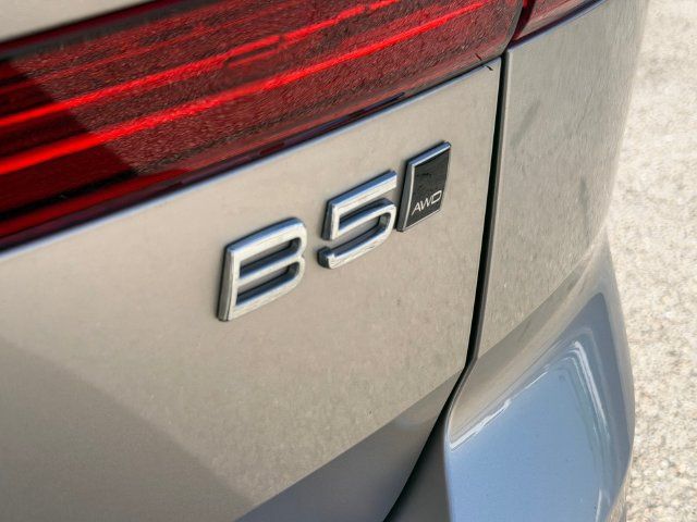 Certified 2024 Volvo XC60 B5 Plus AWD/4WD image 14