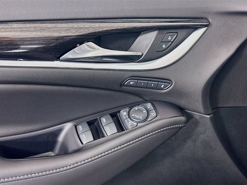 Used 2020 Buick Enclave Avenir w/ Avenir Technology Package FWD image 17
