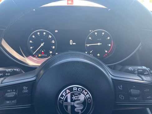 Used 2024 Alfa Romeo Giulia Ti w/ Performance Driving Package AWD/4WD image 14