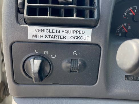 Used 2001 Ford F550 4x4 Regular Cab Super Duty image 21