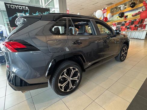 New 2025 Toyota RAV4 SE image 6