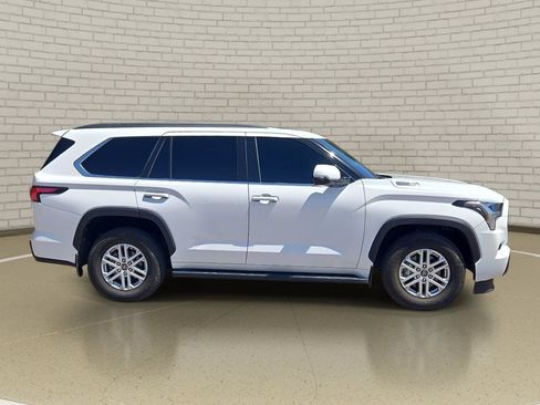 Used 2023 Toyota Sequoia SR5 RWD image 4