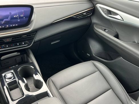 Used 2024 Buick Envision Avenir AWD/4WD image 34