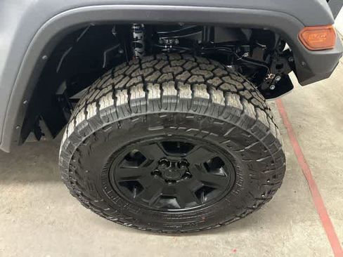 Used 2023 Jeep Gladiator Mojave w/ Trailer Tow Package AWD/4WD image 5