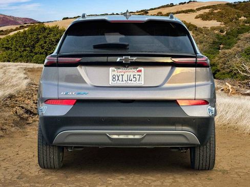 Used 2022 Chevrolet Bolt EUV LT w/ Convenience Package image 5