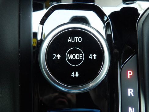 Used 2024 Chevrolet Colorado Trail Boss w/ Advanced Trailering Package AWD/4WD image 24