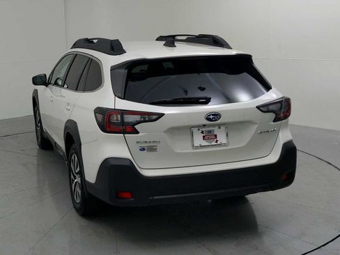Certified 2025 Subaru Outback Premium AWD/4WD image 8