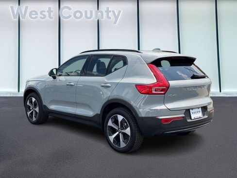 Certified 2026 Volvo XC40 B5 Plus AWD/4WD image 7