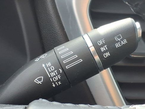 Used 2021 GMC Acadia SLT image 16