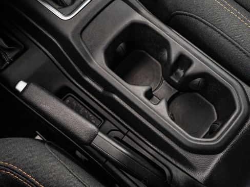 Used 2024 Jeep Wrangler Unlimited image 34