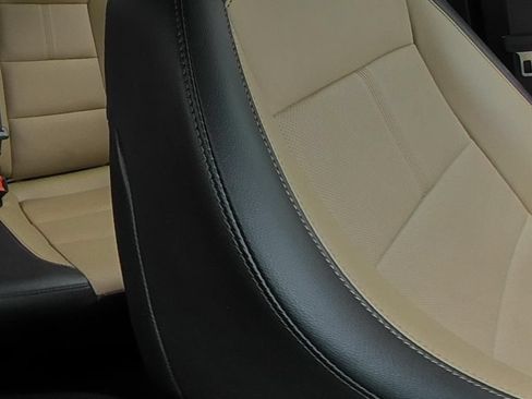 Used 2023 Chevrolet Equinox Premier FWD image 14