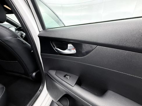 Used 2023 Kia Forte GT-Line w/ GT-Line Technology Package FWD image 15