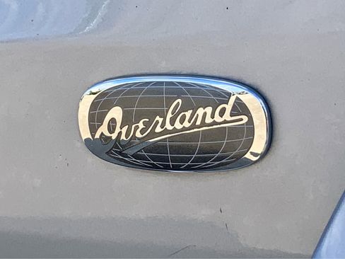 Used 2015 Jeep Grand Cherokee Overland w/ Advanced Technology Group image 20