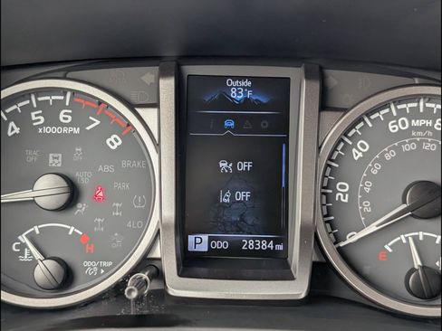 Used 2022 Toyota Tacoma SR5 w/ Technology Package RWD image 21