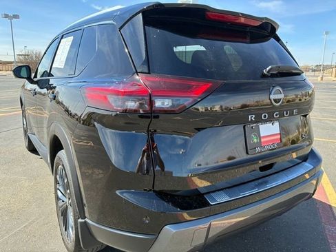 Certified 2025 Nissan Rogue SL w/ Tech Package image 4