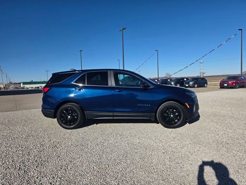 Used 2022 Chevrolet Equinox LT image 3