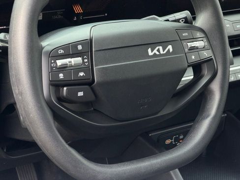 Used 2025 Kia K4 image 18