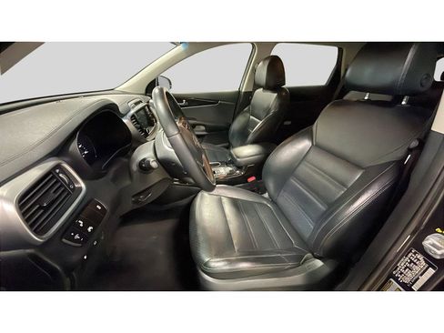 Used 2019 Kia Sorento EX image 11