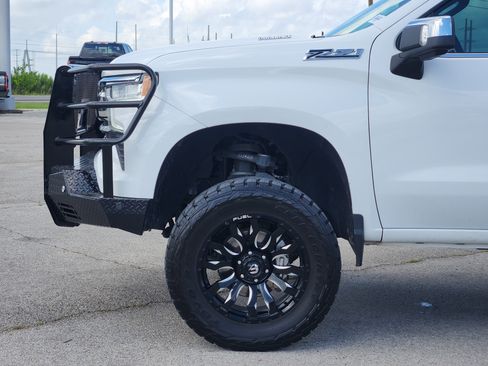 Used 2023 Chevrolet Silverado 1500 LTZ w/ LTZ Convenience Package II AWD/4WD image 9