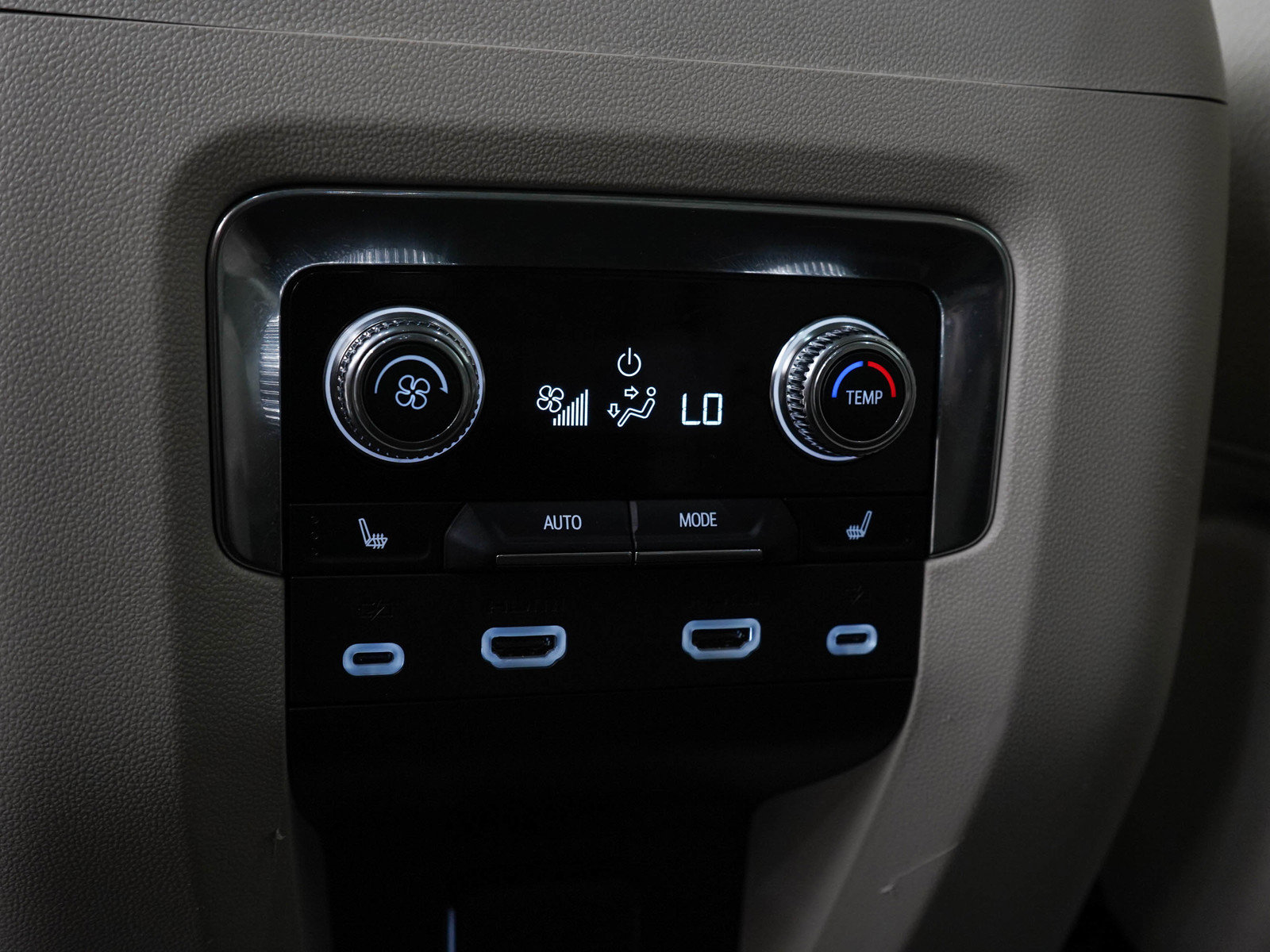 Used 2023 GMC Yukon Denali AWD/4WD image 18