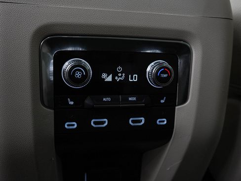 Used 2023 GMC Yukon Denali AWD/4WD image 18