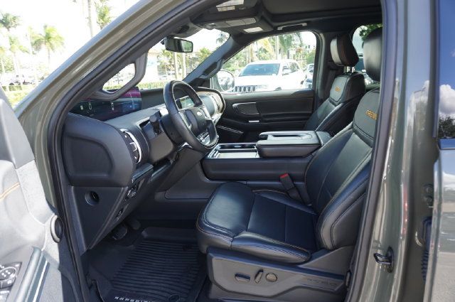 Used 2025 Ford Expedition Tremor AWD/4WD image 19