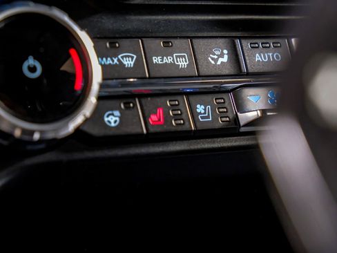 Used 2022 Ford F150 Limited image 26