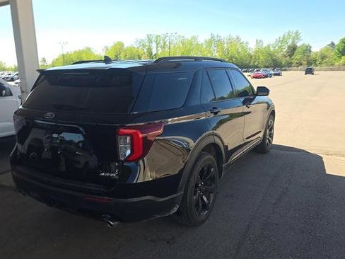 Used 2024 Ford Explorer ST-Line w/ Class IV Trailer Tow Package AWD/4WD image 3