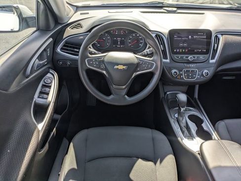 Used 2025 Chevrolet Malibu LT image 16