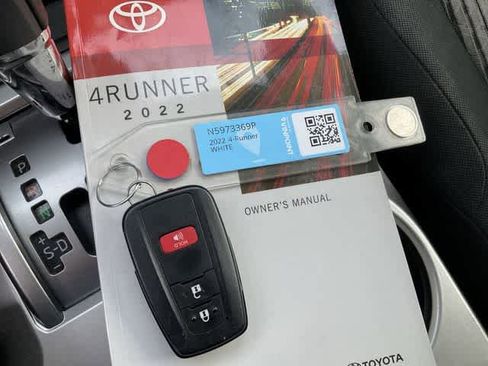Used 2022 Toyota 4Runner SR5 AWD/4WD image 27