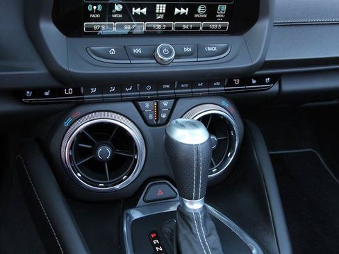 Used 2017 Chevrolet Camaro SS RWD image 28