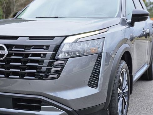 New 2026 Nissan Pathfinder Platinum w/ Cargo Package image 9