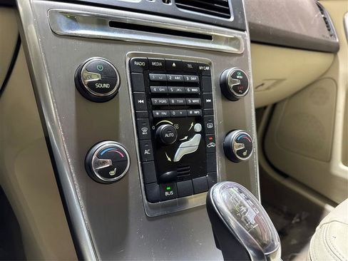 Used 2013 Volvo XC60 3.2 image 24