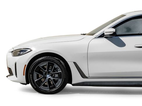 Used 2023 BMW i4 eDrive35 w/ Premium Package image 10