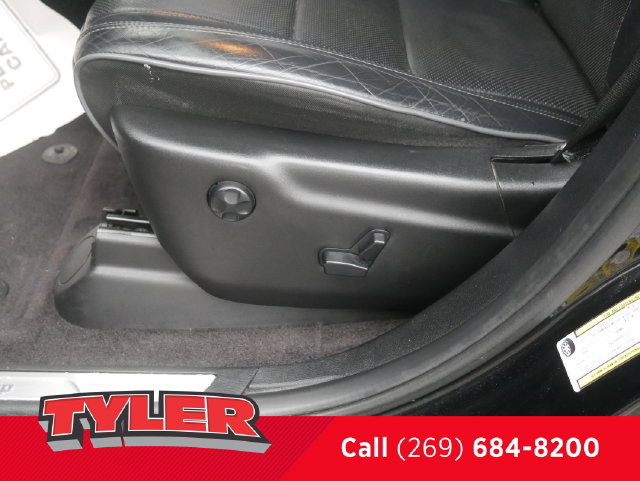 Used 2019 Jeep Grand Cherokee Overland AWD/4WD image 23
