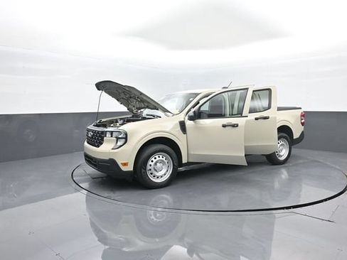 Certified 2025 Ford Maverick XL FWD image 34