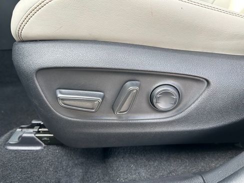 Used 2022 Toyota RAV4 XLE Premium image 21