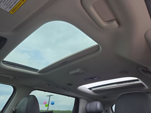 Used 2025 Kia Carnival SX Prestige FWD image 25