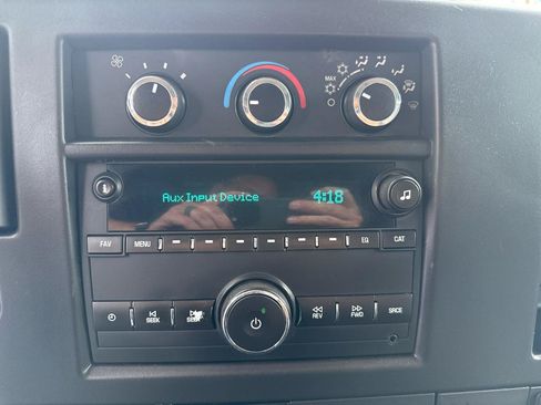 Used 2015 GMC Savana 2500 RWD image 13