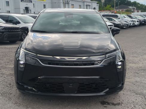 New 2027 Chrysler Pacifica Select FWD image 3