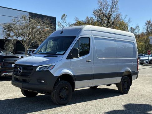 Used 2024 Mercedes-Benz Sprinter 144 Cargo image 1