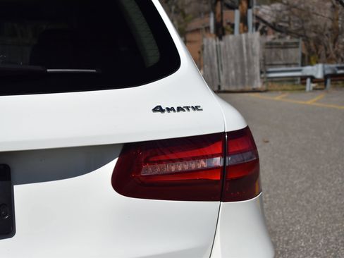 Used 2017 Mercedes-Benz GLC 300 4MATIC image 16